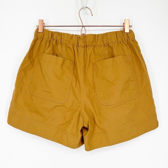Vince Box Pleat Drawstring Shorts in Gold Ochre - Picture 3 of 8